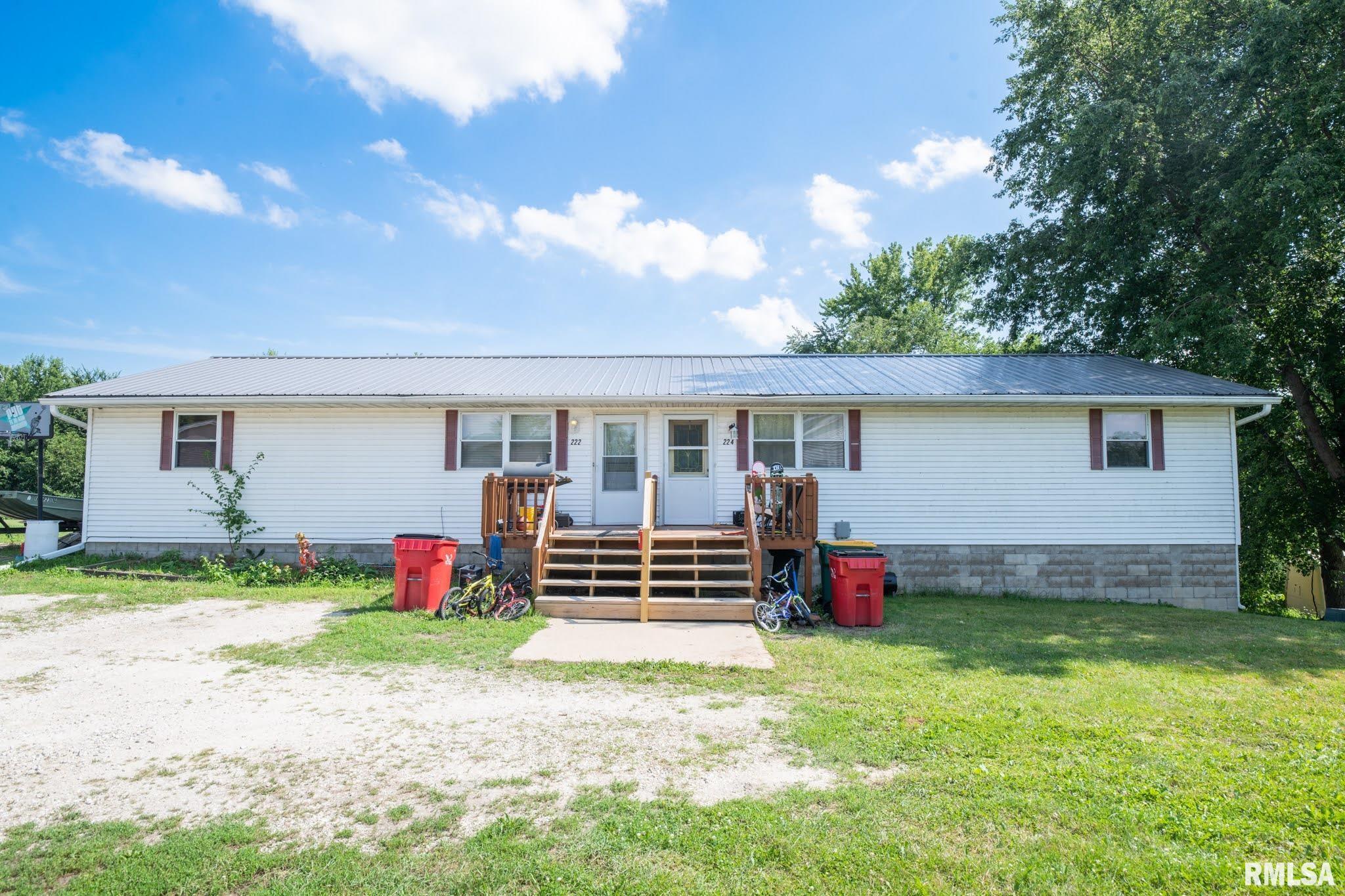 Property Photo: 222/224 S Turtle Creek 222/224 IL 61529