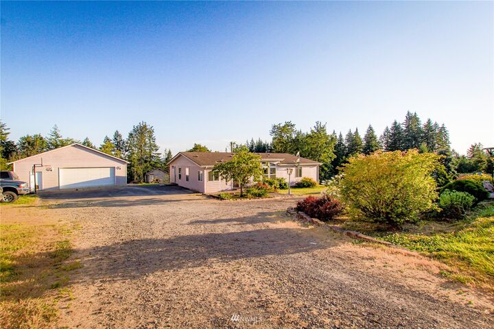 Property Photo: 923 Holcomb Road WA 98626