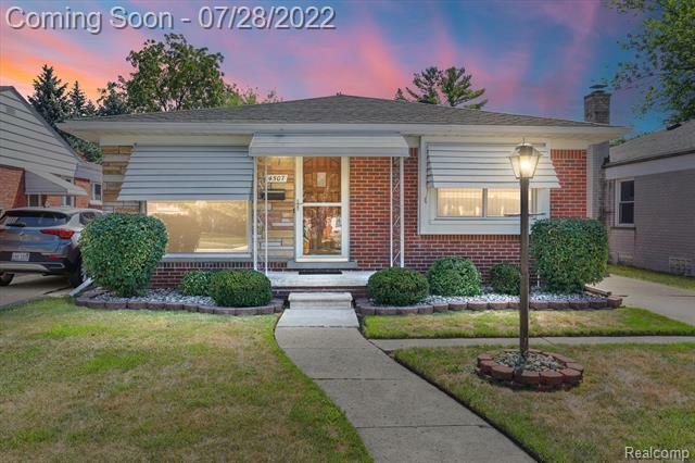 Property Photo:  4507 Vassar Street  MI 48125 