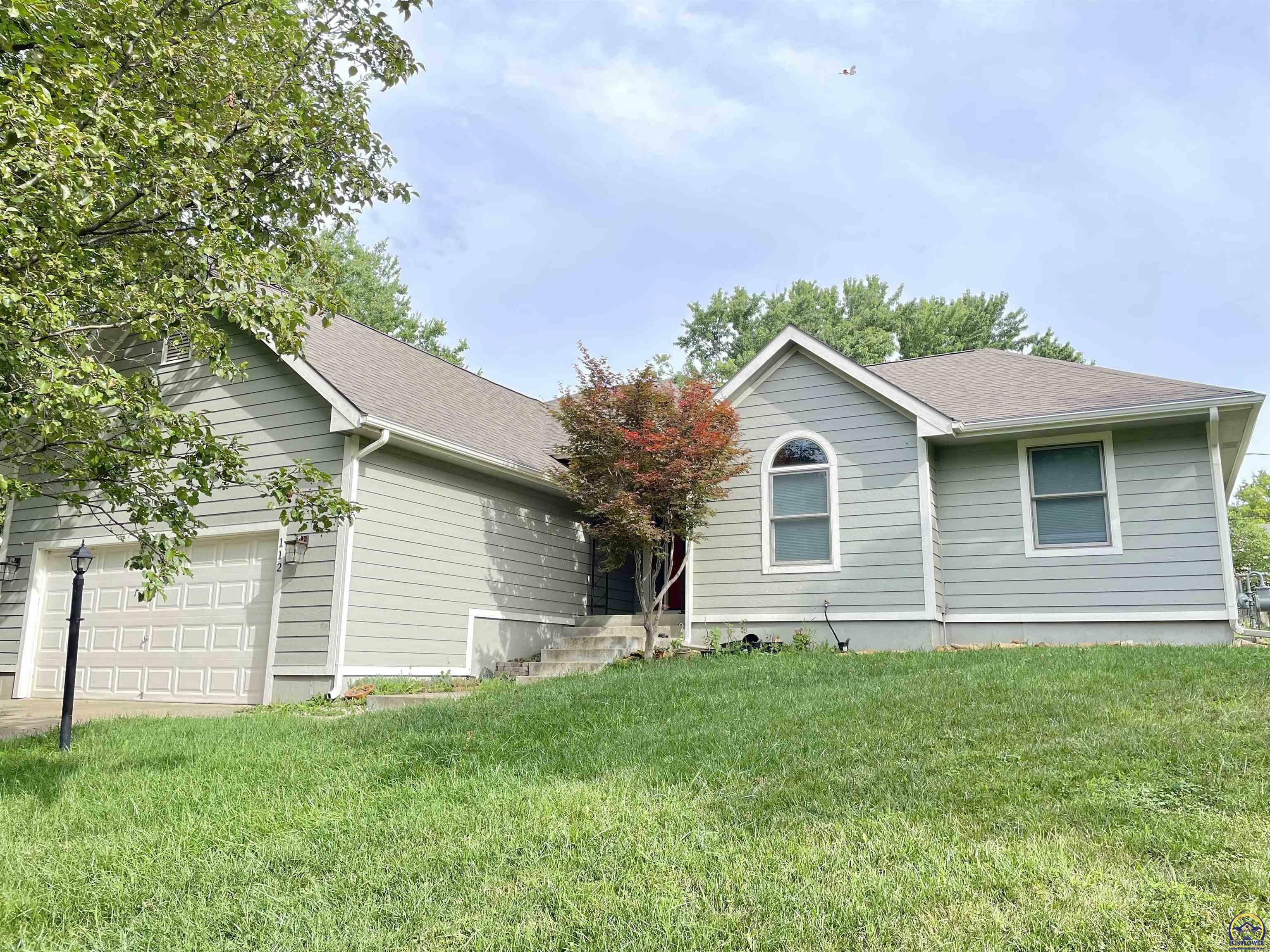 112 Pleasant Hill Ct  Ozawkie KS 66070 photo