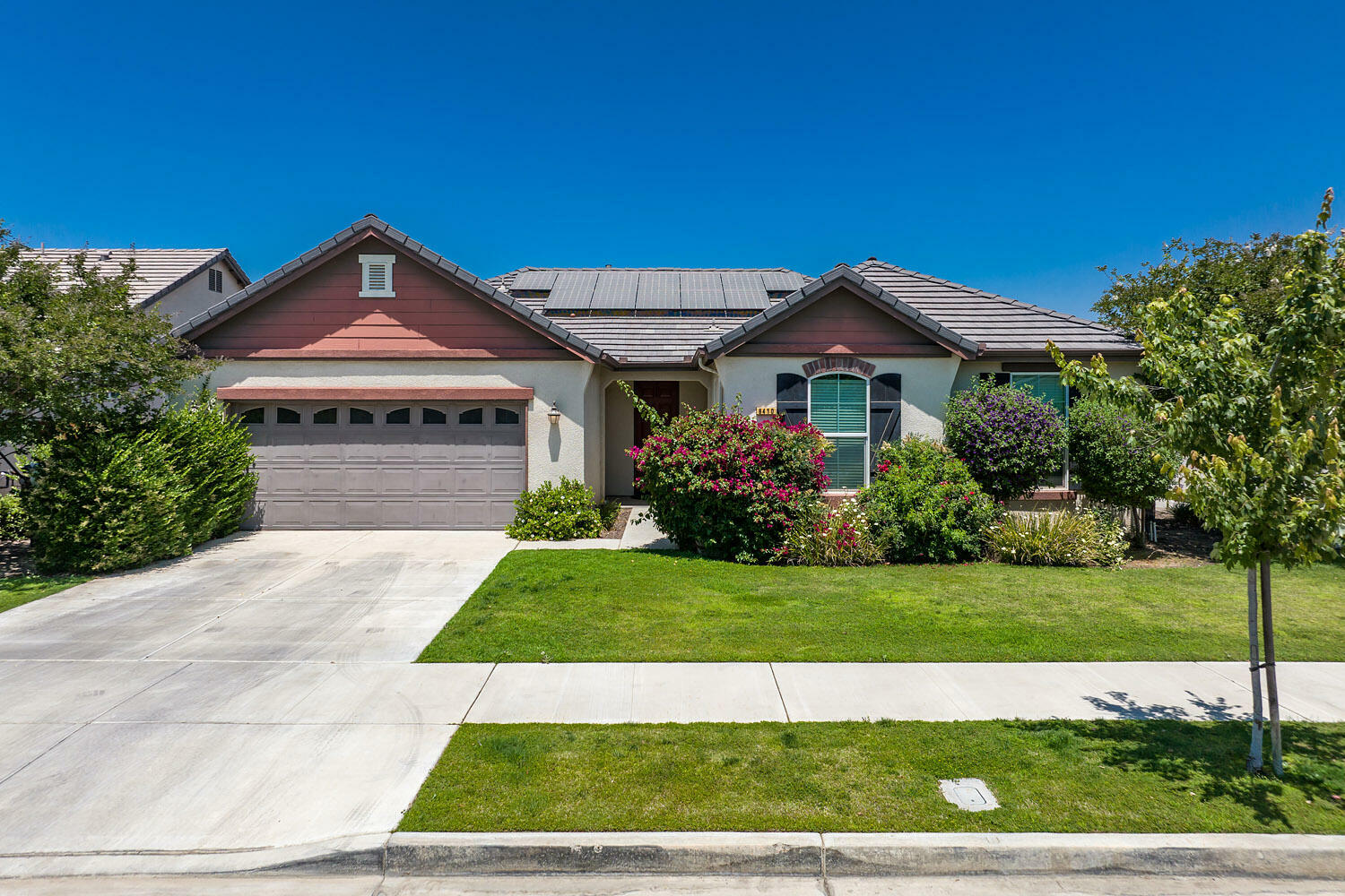 Property Photo:  6410 W Vine Avenue  CA 93291 