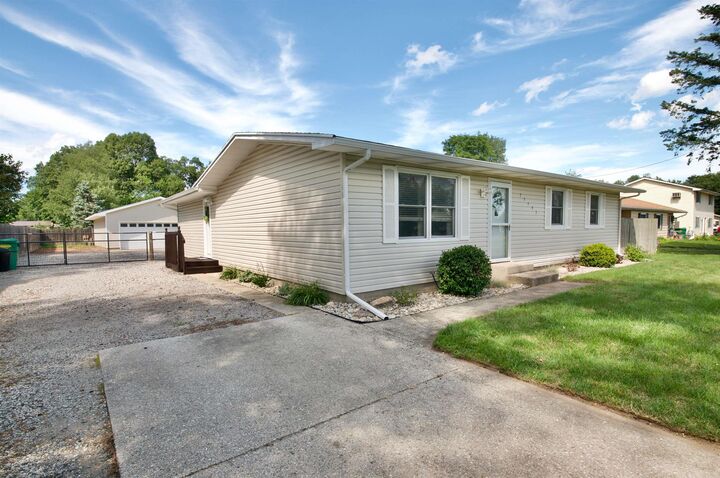 25597 County Road 4  Elkhart IN 46514 photo