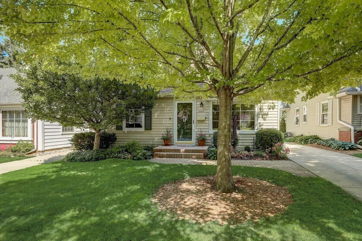 Property Photo:  2644 N 75th St  WI 53213 