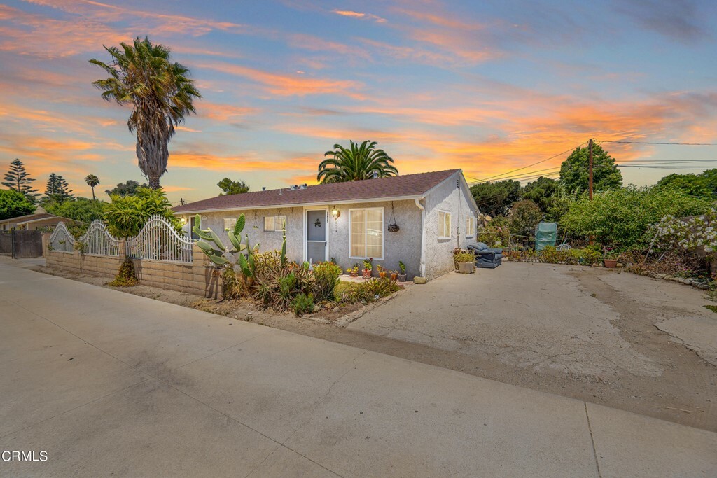 Property Photo:  3275 3277 Nyeland Avenue  CA 93036 