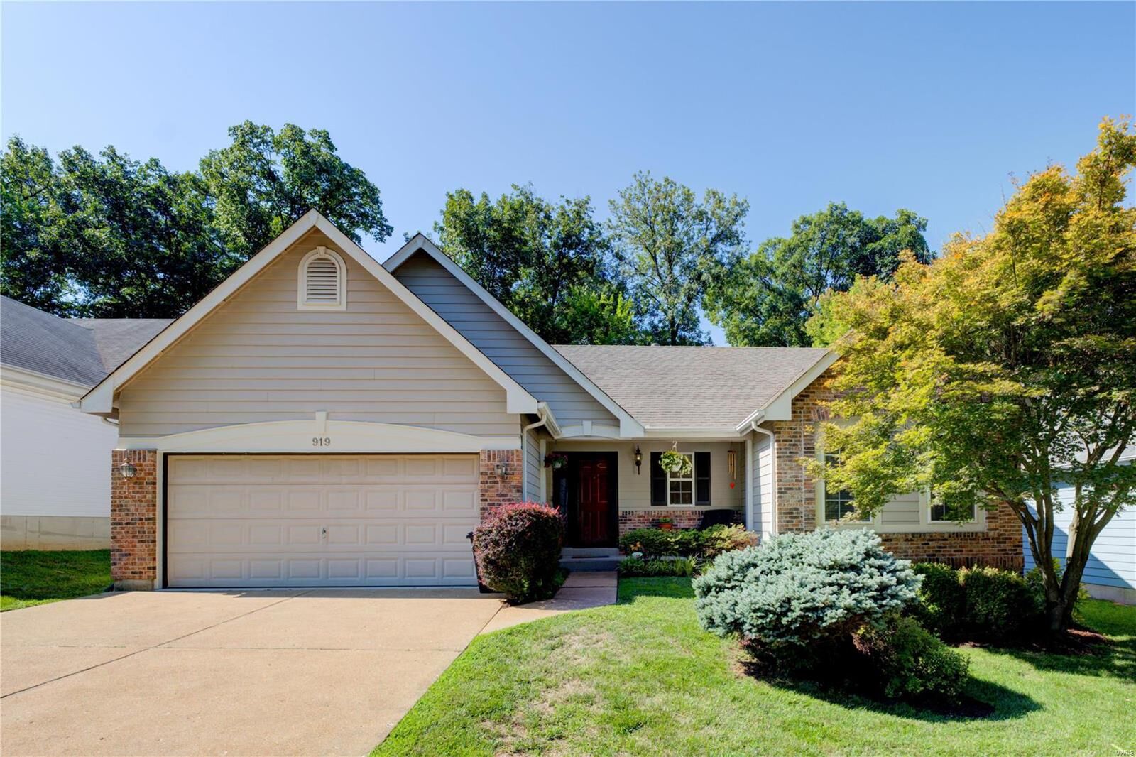 Property Photo:  919 Laws Court  MO 63088 