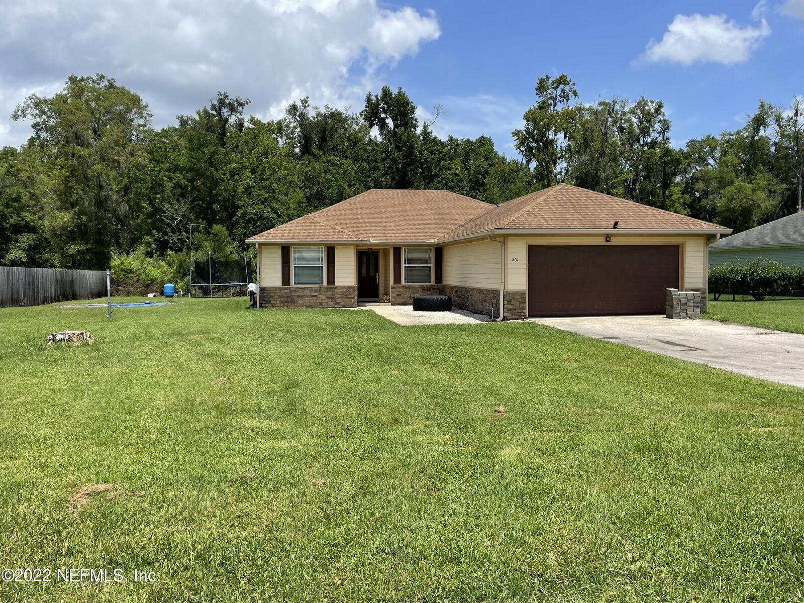 Property Photo: 2730 Copper Court FL 32068