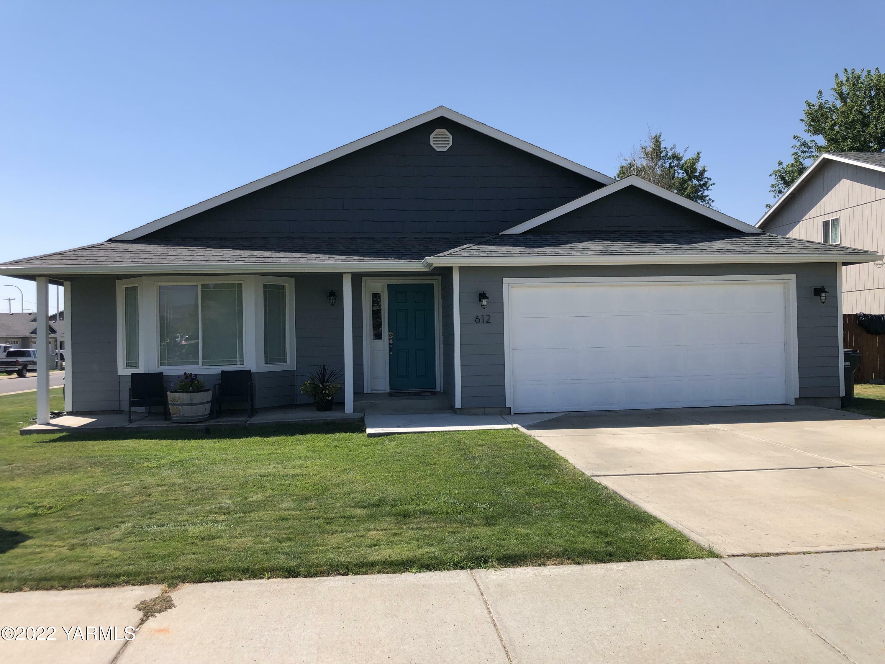 Property Photo: 612 Columbus Ave WA 98936