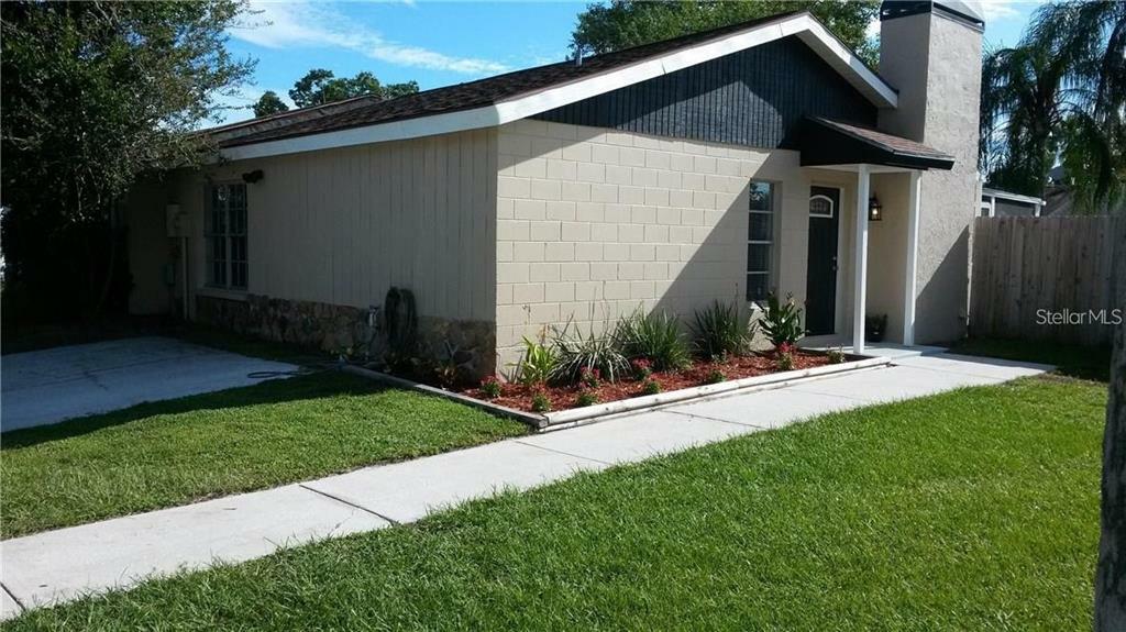 Property Photo:  1247 Coolmont Drive  FL 33511 