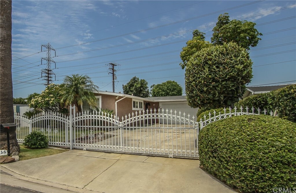 Property Photo:  3955 Abbeywood  CA 90601 