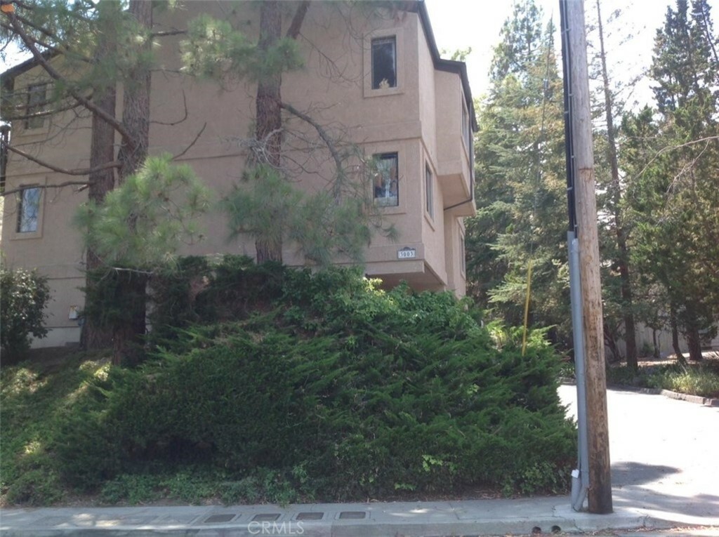 Property Photo: 3003 Rockview Place CA 93401
