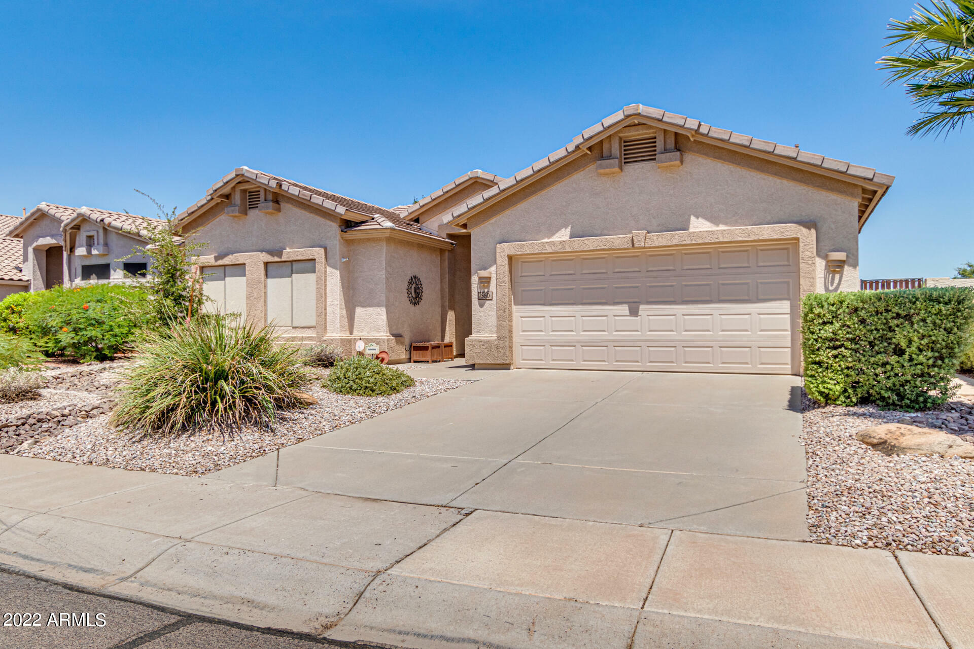 Property Photo:  660 W Cherrywood Drive  AZ 85248 