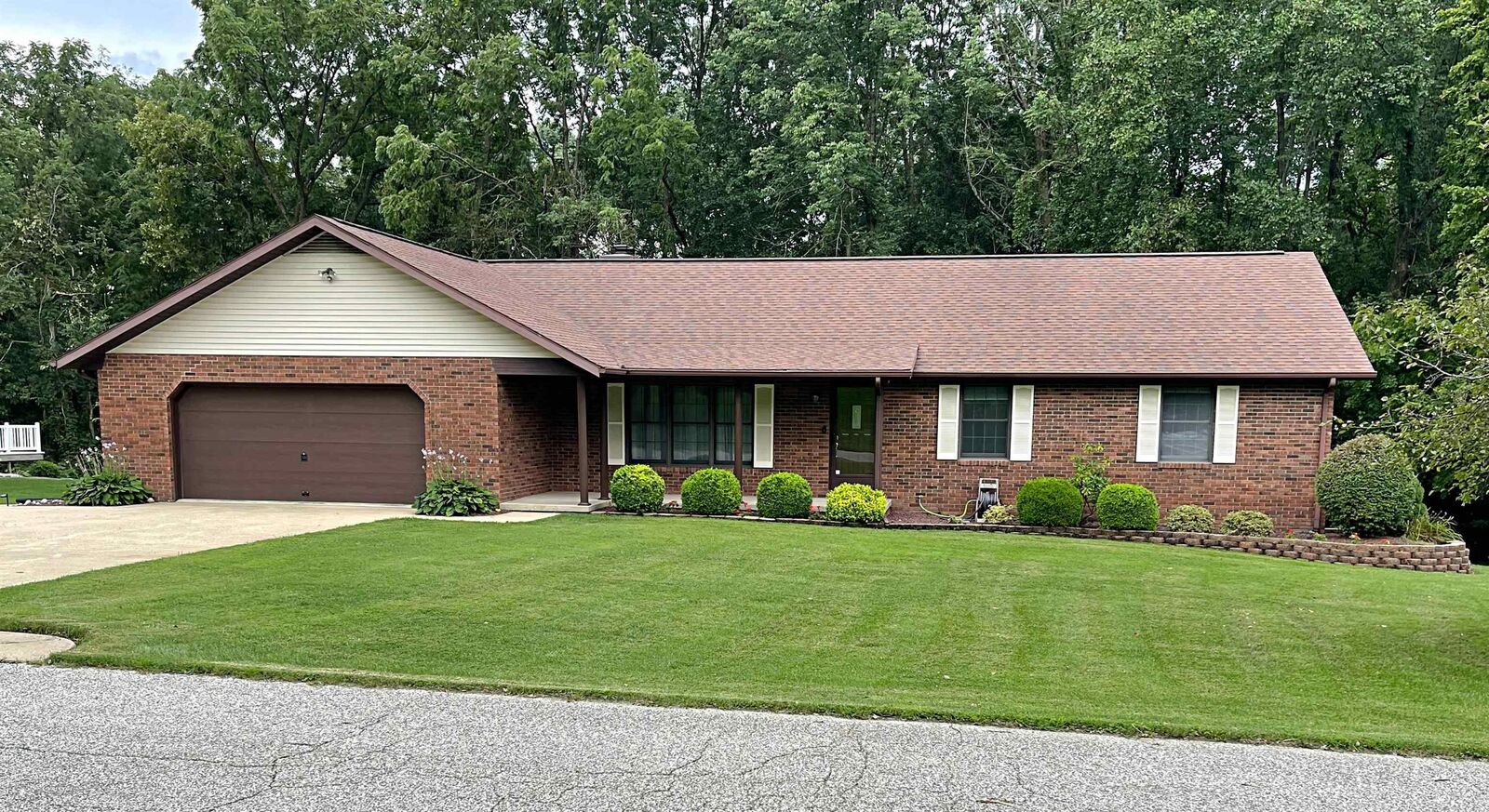 Property Photo: 2401 Dogwood Drive IN 47501