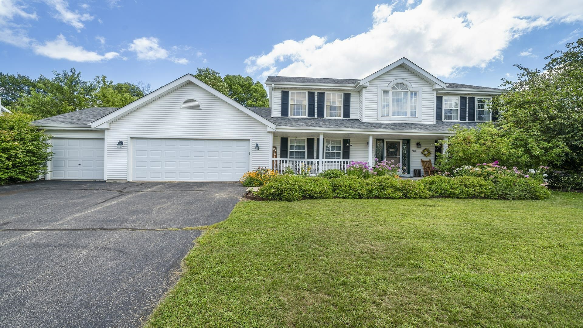 Property Photo:  713 N Kingsway Lane  IL 61010 