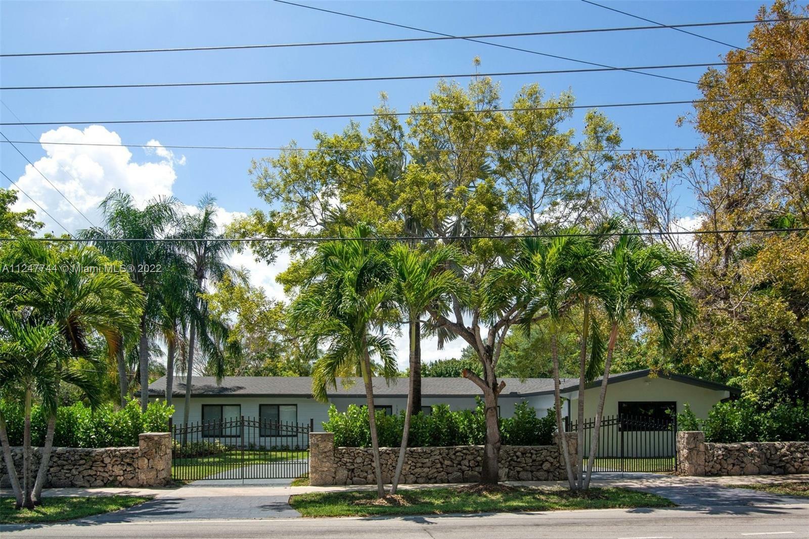 Property Photo: 13560 SW 77th Ave FL 33156