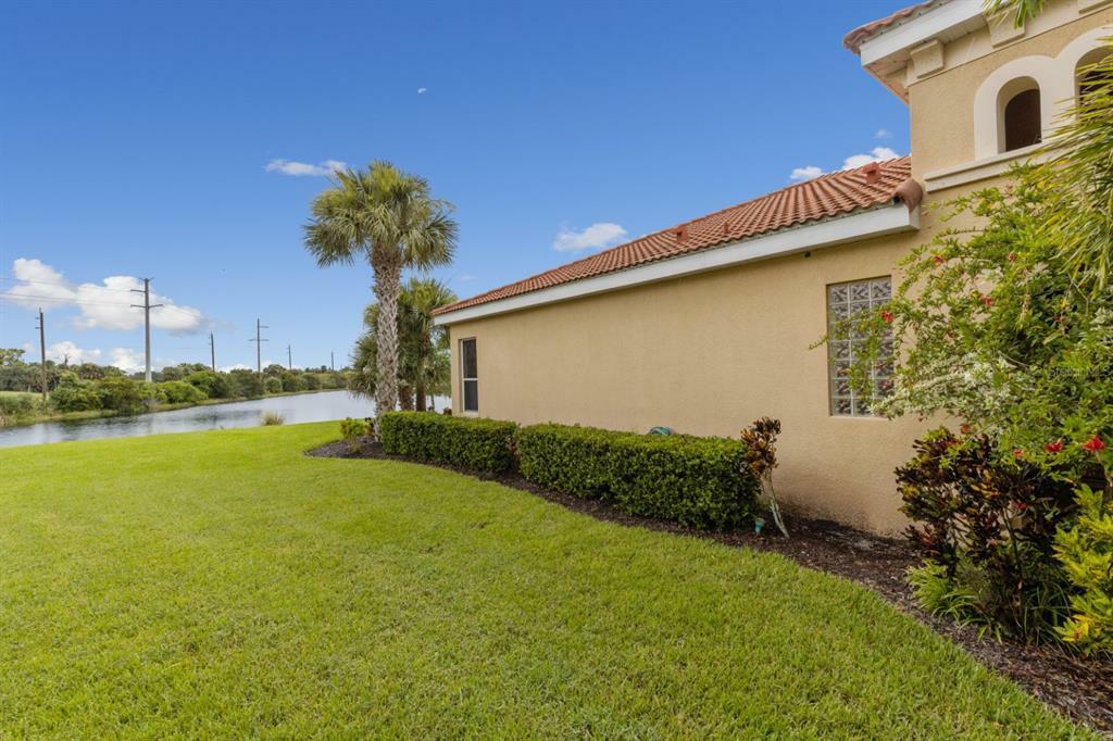 Property Photo:  106 Cipriani Court  FL 34275 