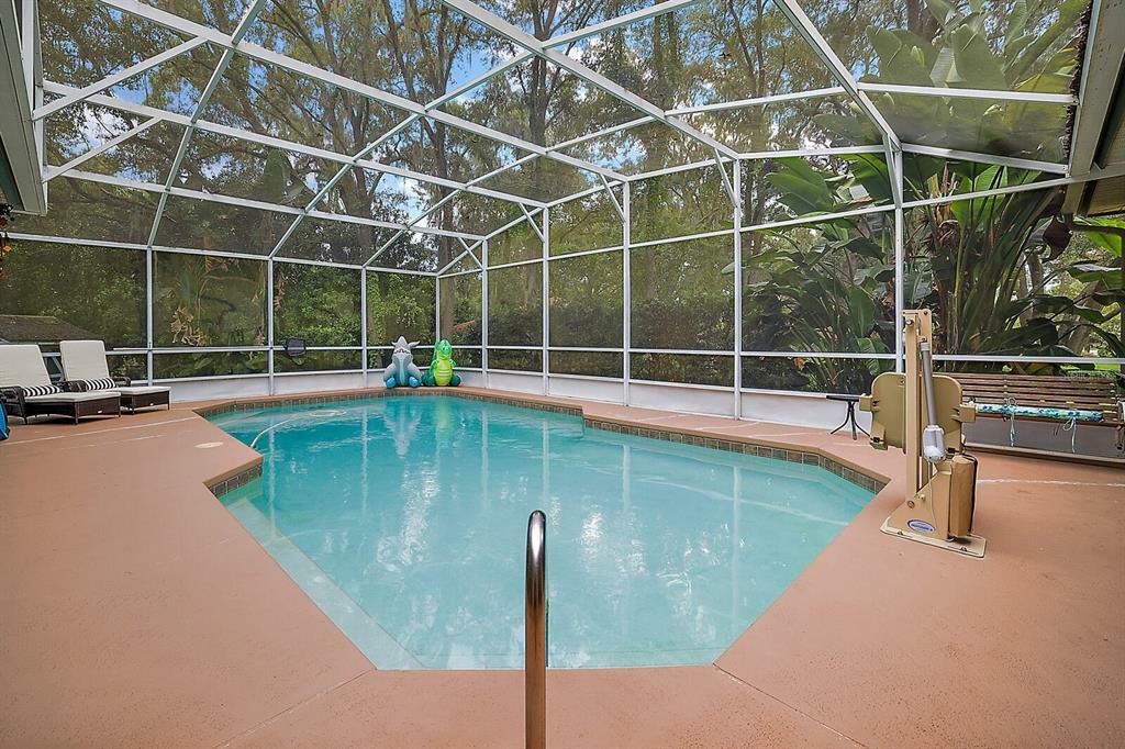 Property Photo:  33107 Lake Bend Circle  FL 34788 