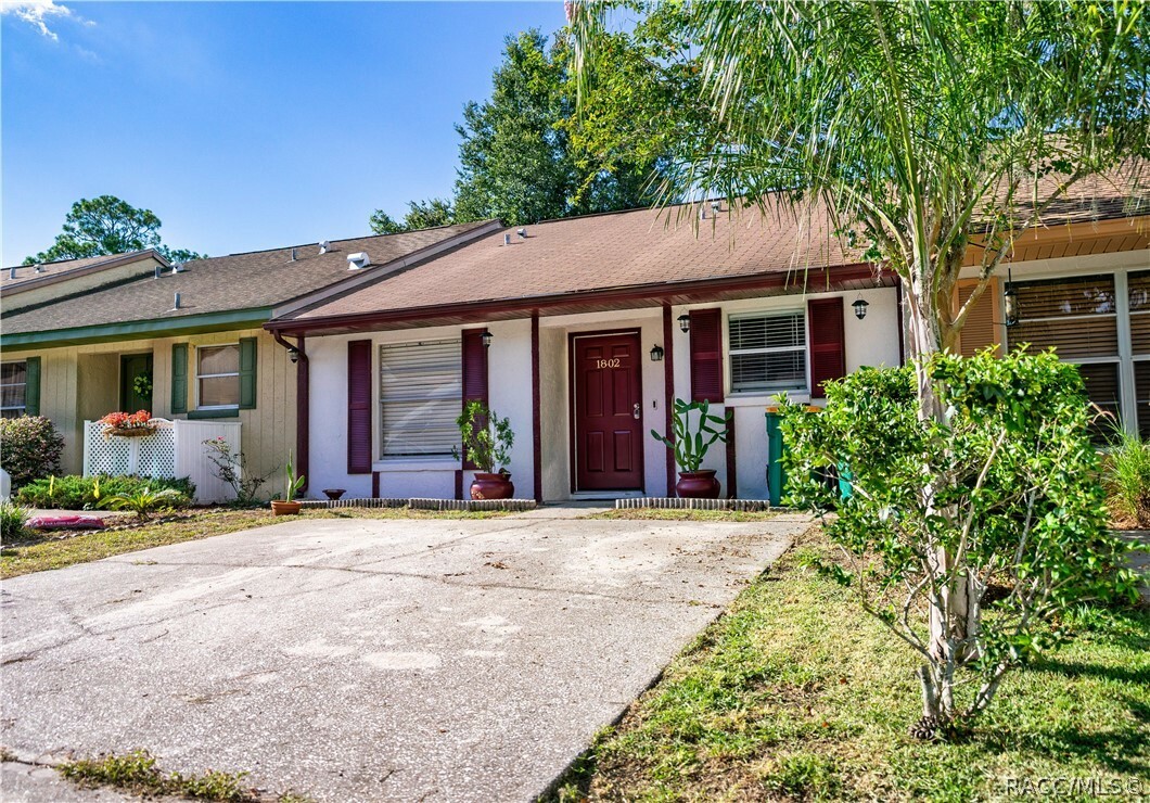 Property Photo: 1802 Silverwood Street FL 34453