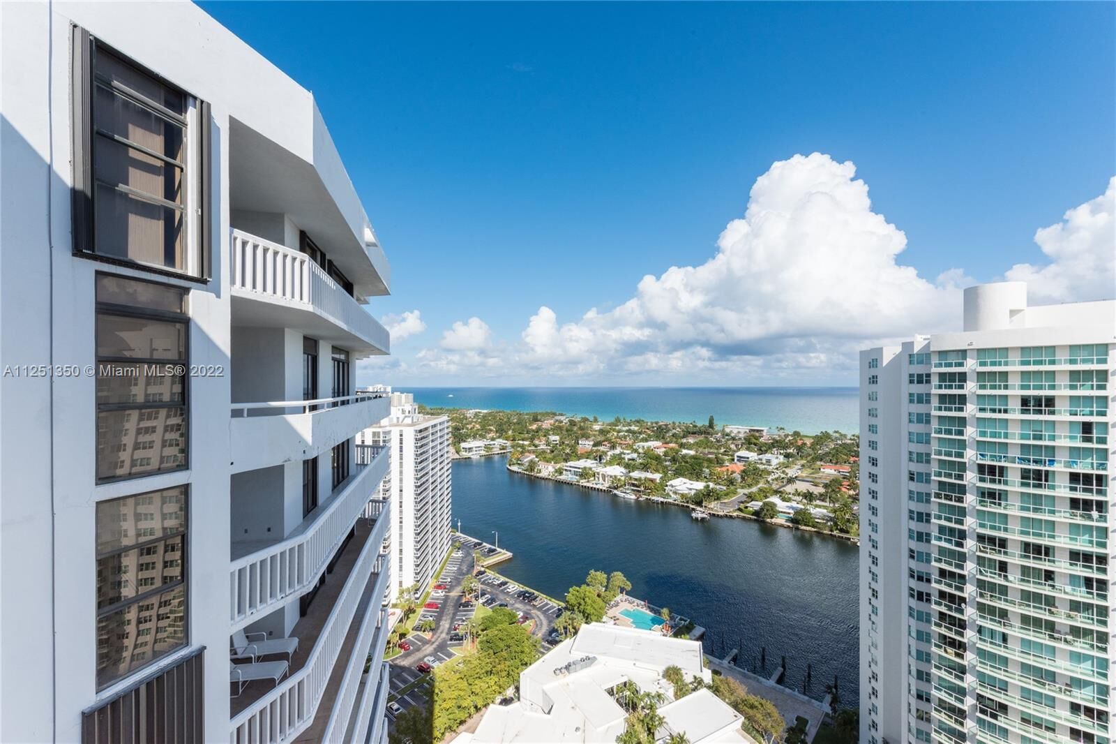 Property Photo:  20281 E Country Club Dr Tw10  FL 33180 