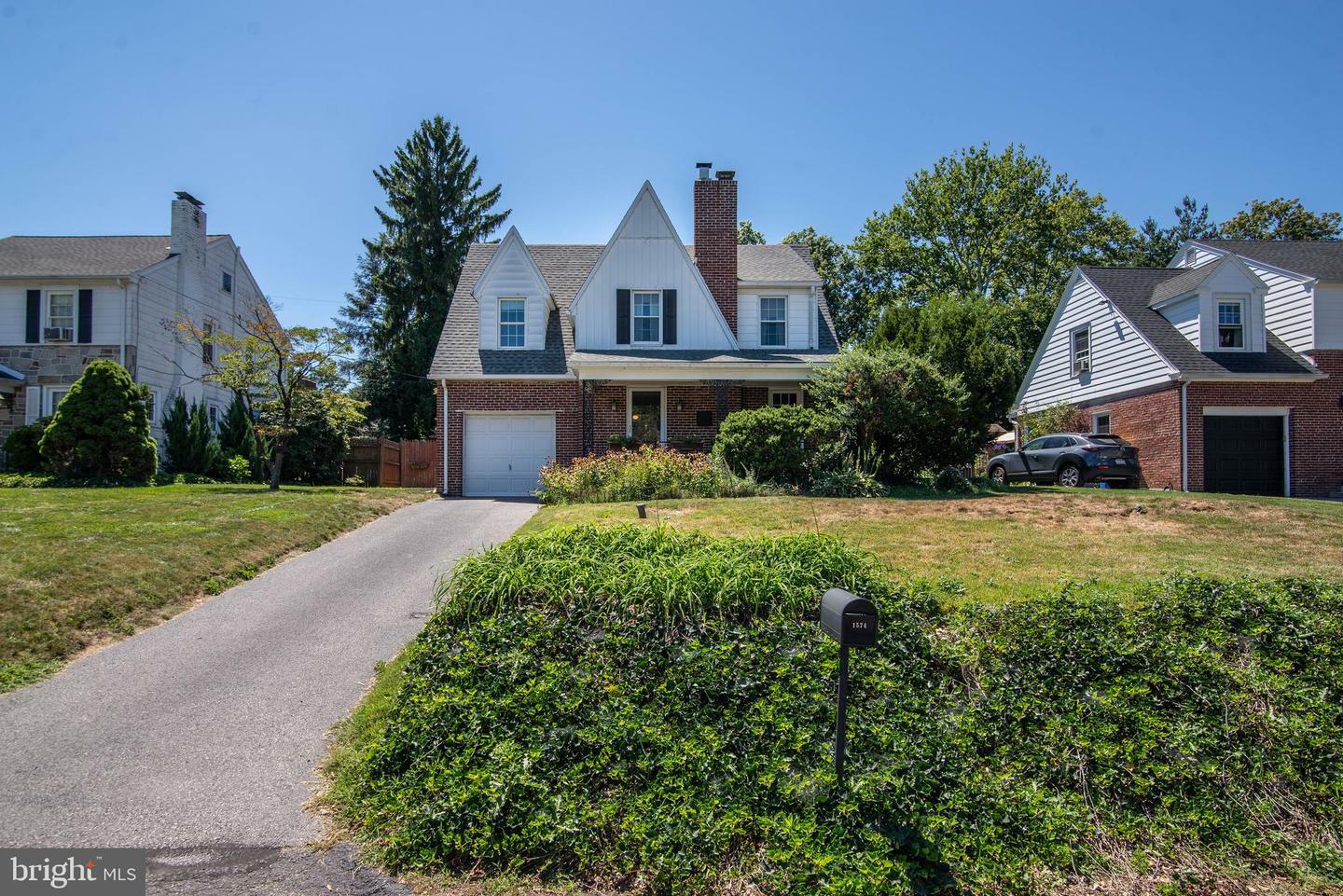 Property Photo:  1574 Clover Lane  PA 17403 