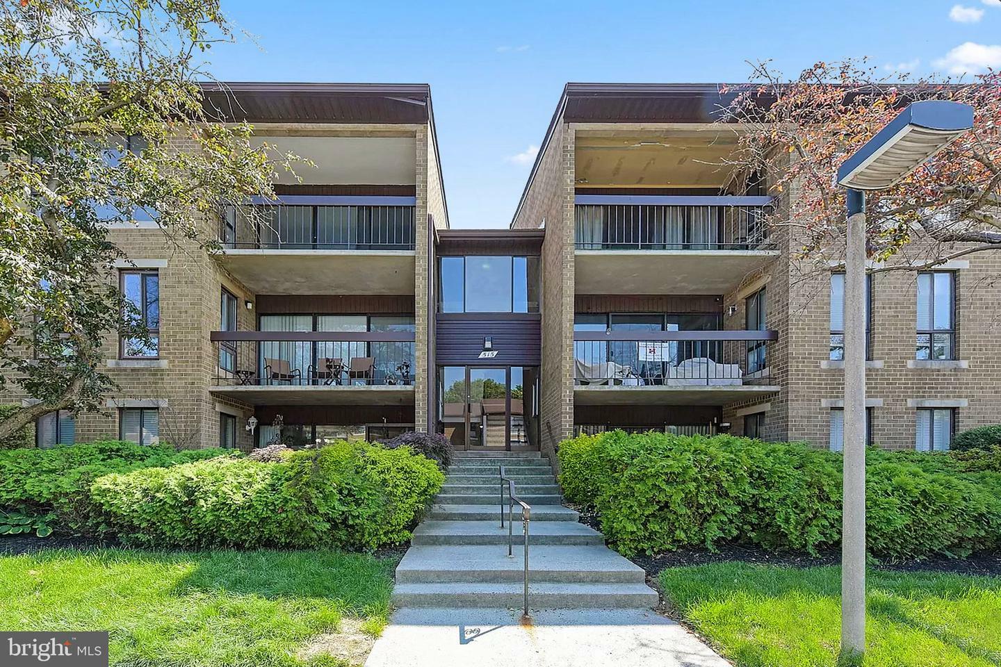 Property Photo: 515 Florida Avenue 204 VA 20170