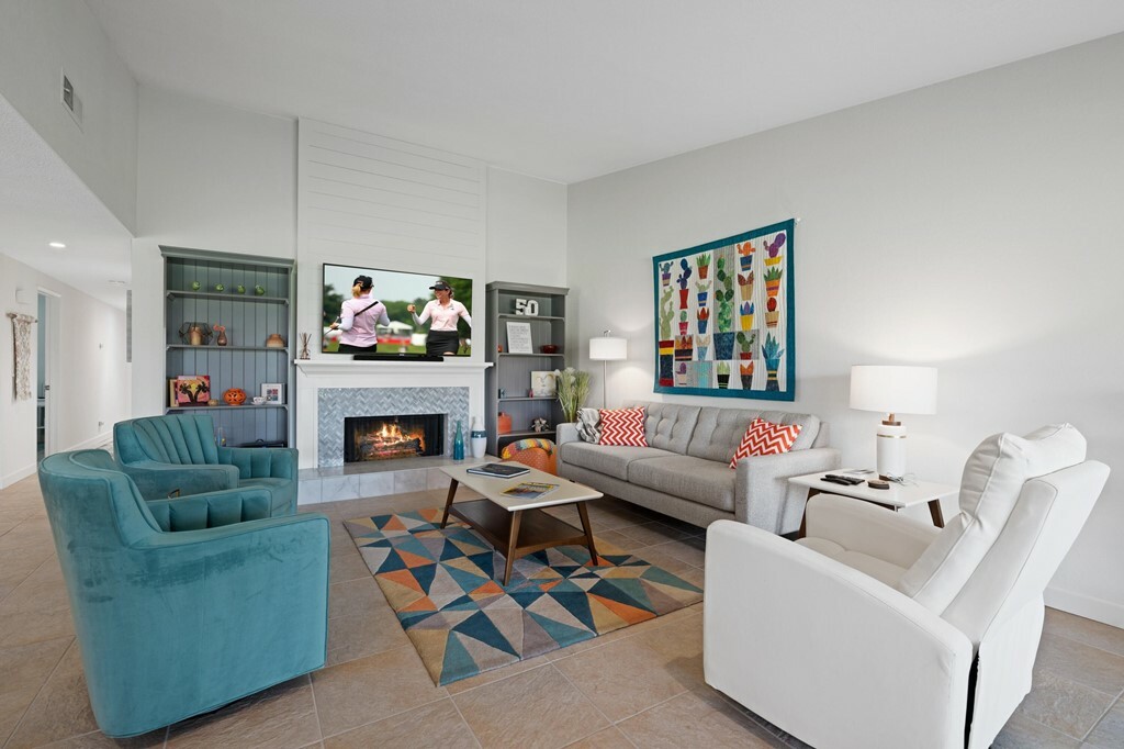 Property Photo: 110 Presidio Place CA 92260