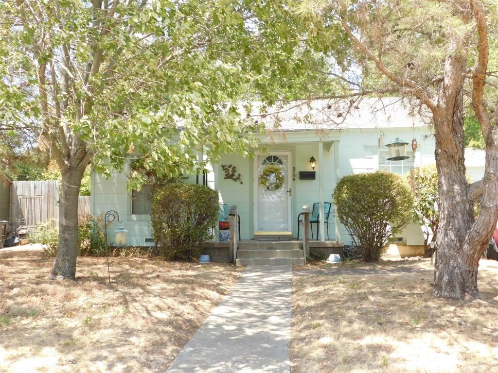 Property Photo: 3736 Marks Place TX 76116
