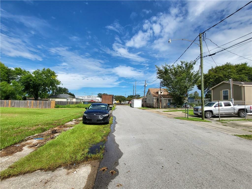 Property Photo:  3023 Sam Lenox Street  LA 70121 