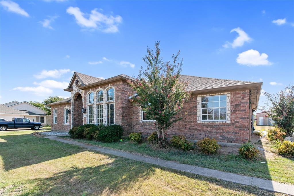 Property Photo: 709 Rock Hill Drive TX 75154