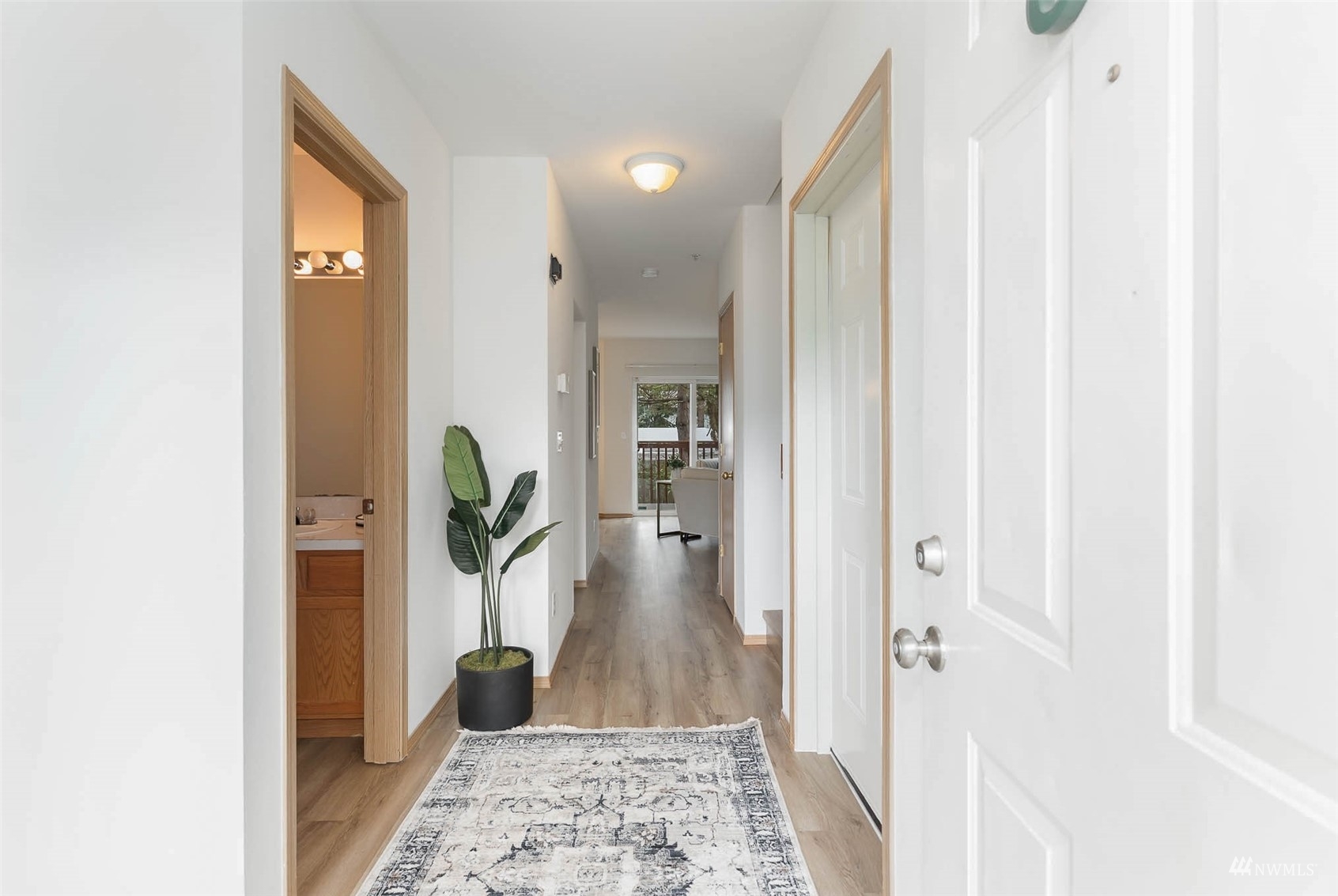 Property Photo: 15815 Admiralty Way C4 WA 98087