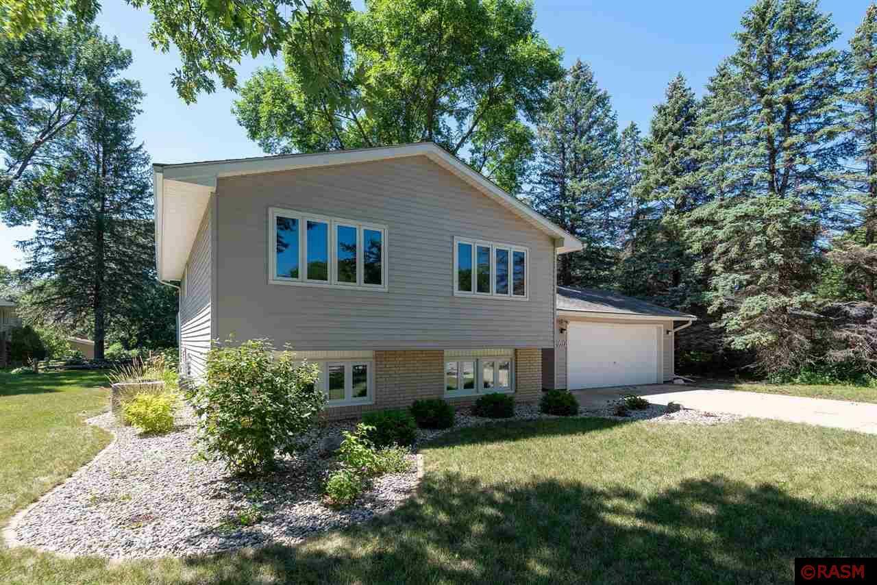 Property Photo:  1617 Nottingham Drive  MN 56003 