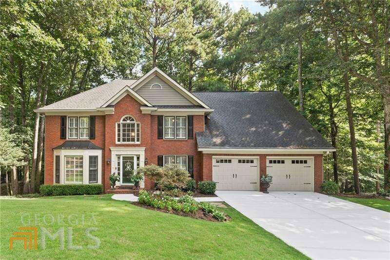 Property Photo:  223 Colonial Drive  GA 30189 