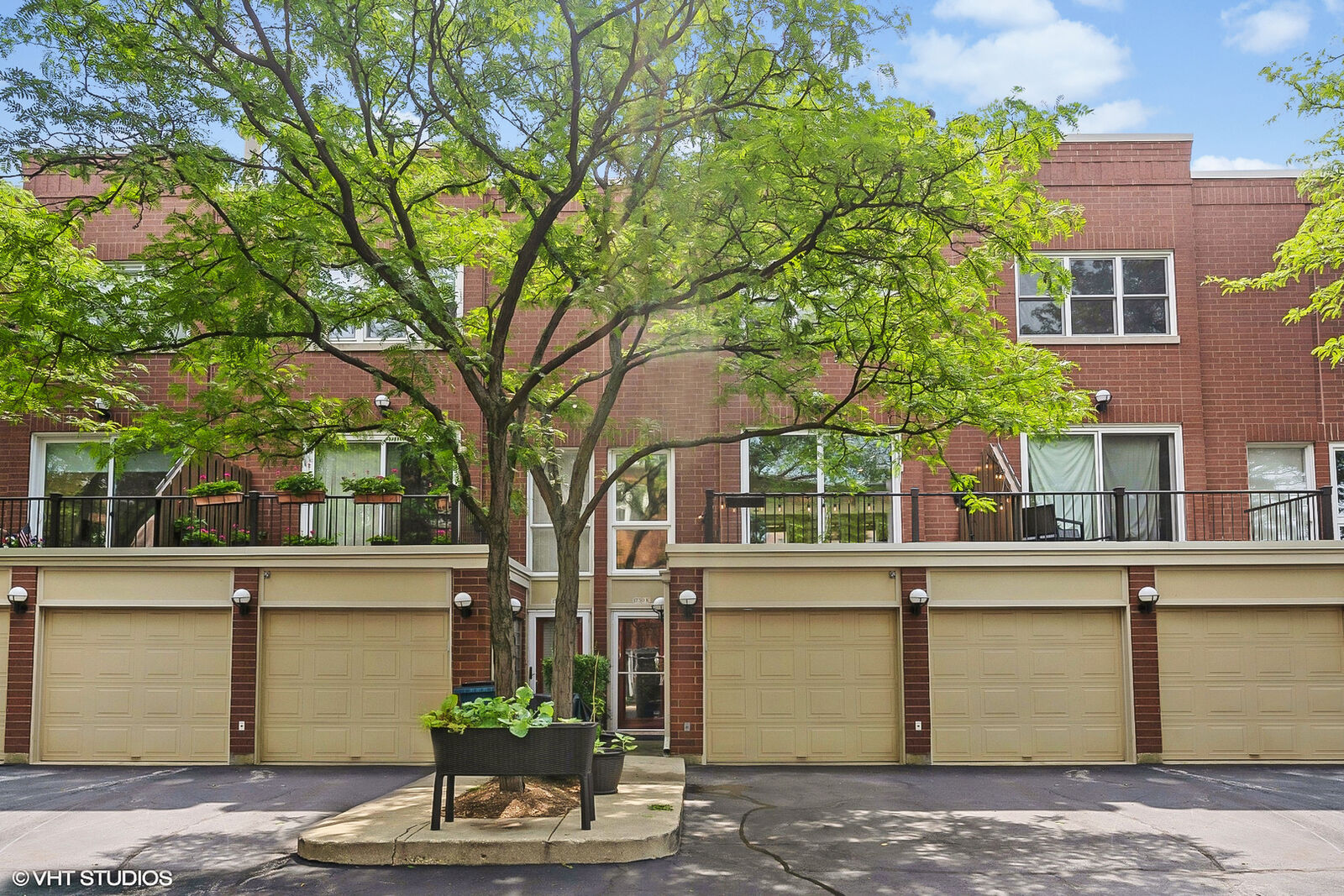 Property Photo:  1730 W Terra Cotta Place K  IL 60614 