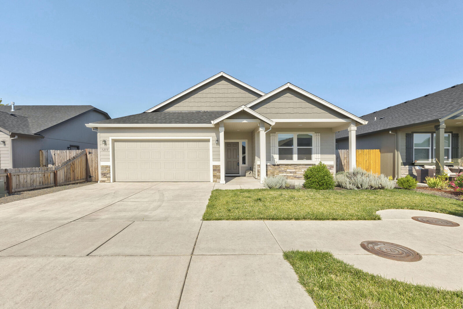 Property Photo:  3255 Torrent Street  OR 97504 