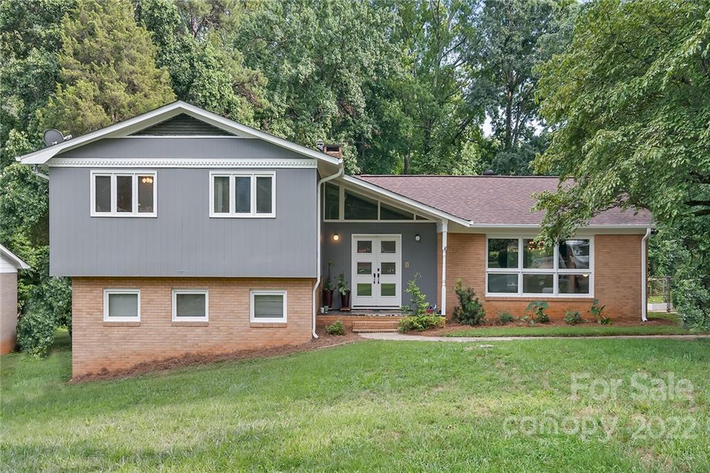 Property Photo: 4212 La Brea Drive NC 28216