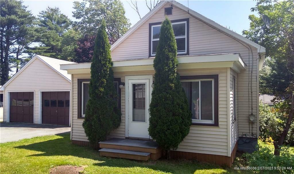 Property Photo:  1495 Main Street  ME 04240 