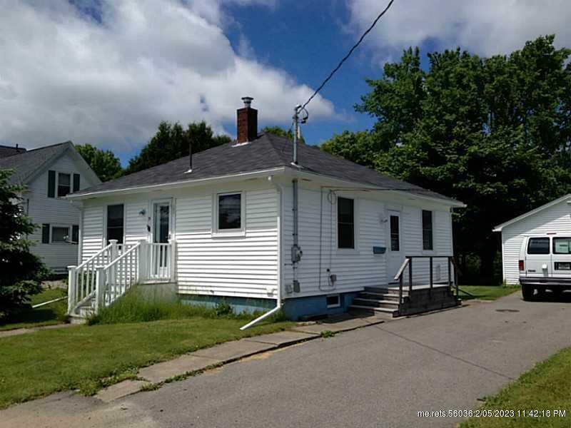 Property Photo:  34 Thatcher Street  ME 04861 