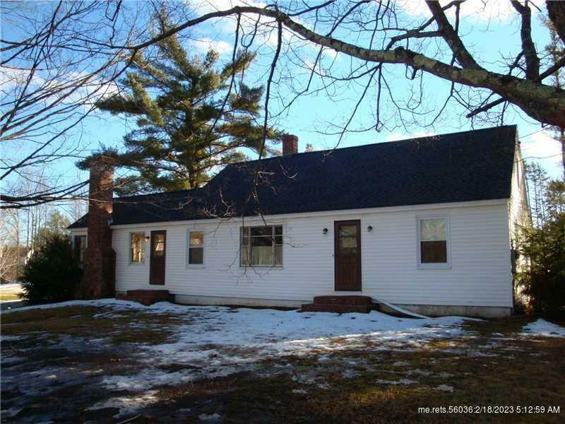 Property Photo:  61 Somersworth Road  ME 03906 