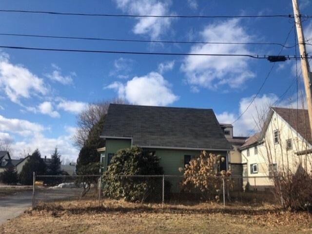 Property Photo: 10 Wakefield Avenue ME 04072