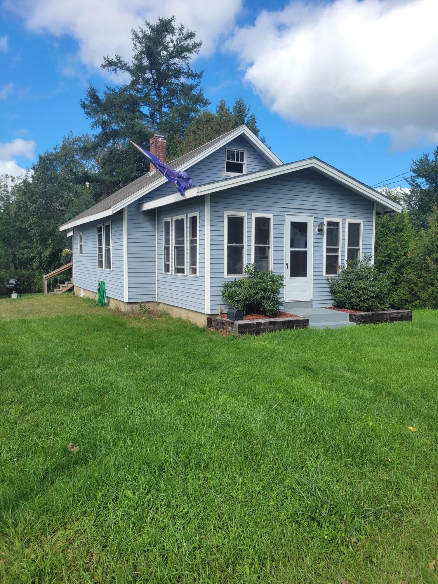 Property Photo:  372 Riverside Drive  ME 04330 