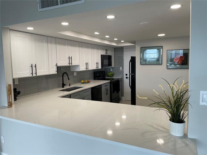 Property Photo:  7400 Sun Island Drive S 702  FL 33707 