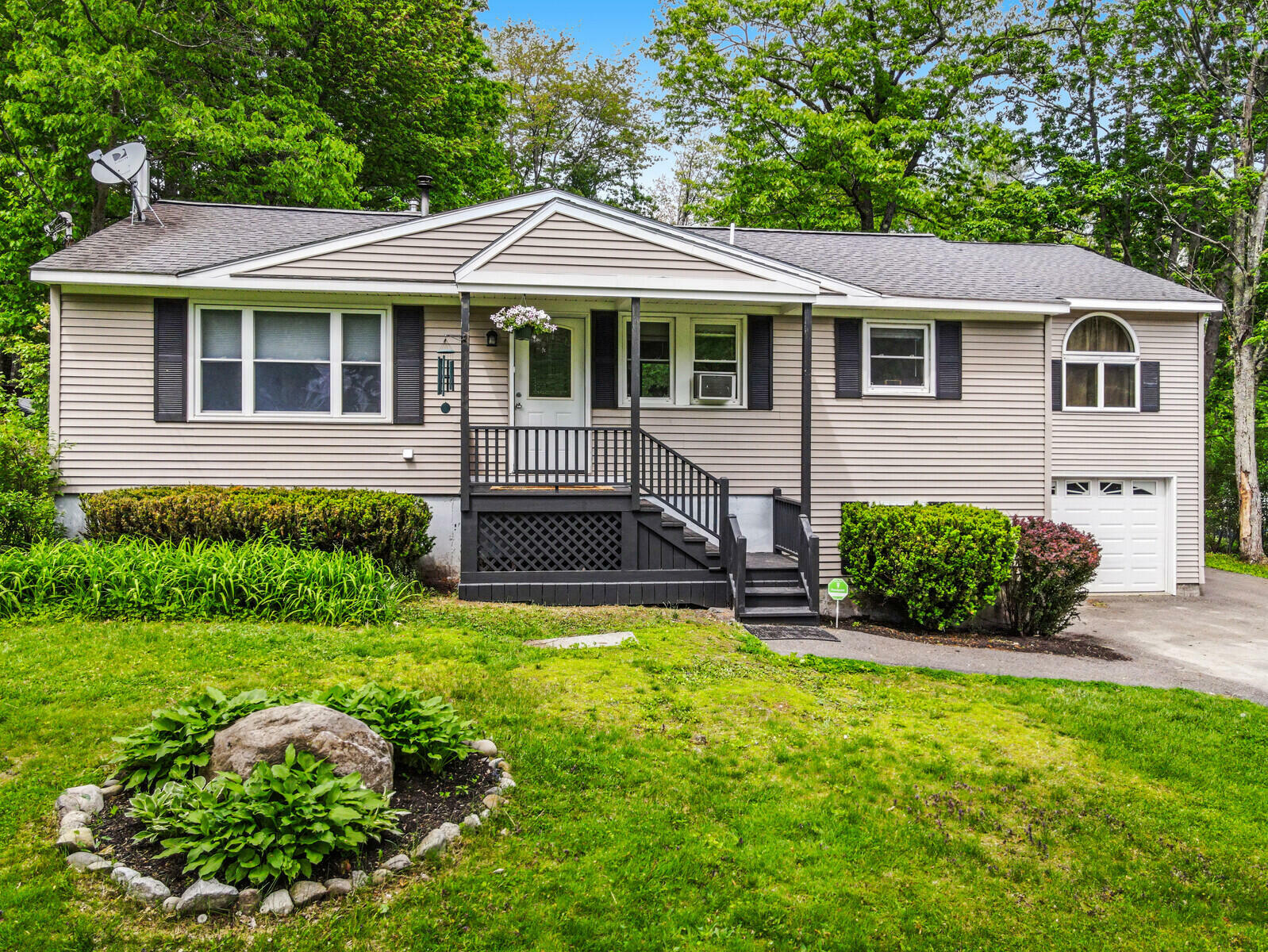 Property Photo: 41 Oak Hill Drive ME 04963