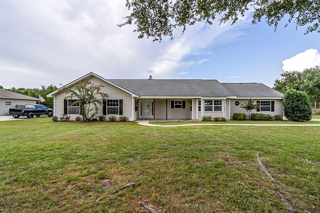 Property Photo:  7703 Frontier Drive  FL 34797 
