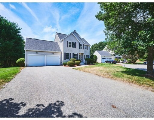 Property Photo: 27 Cranberry Ln 27 MA 01803