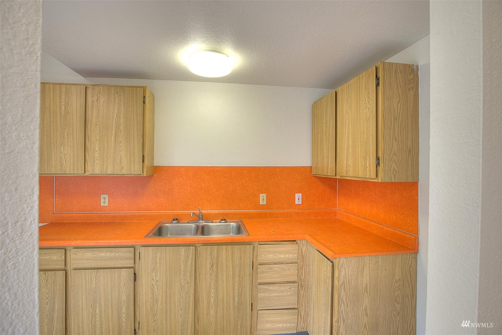 Property Photo:  1002 Ash Street  WA 98520 