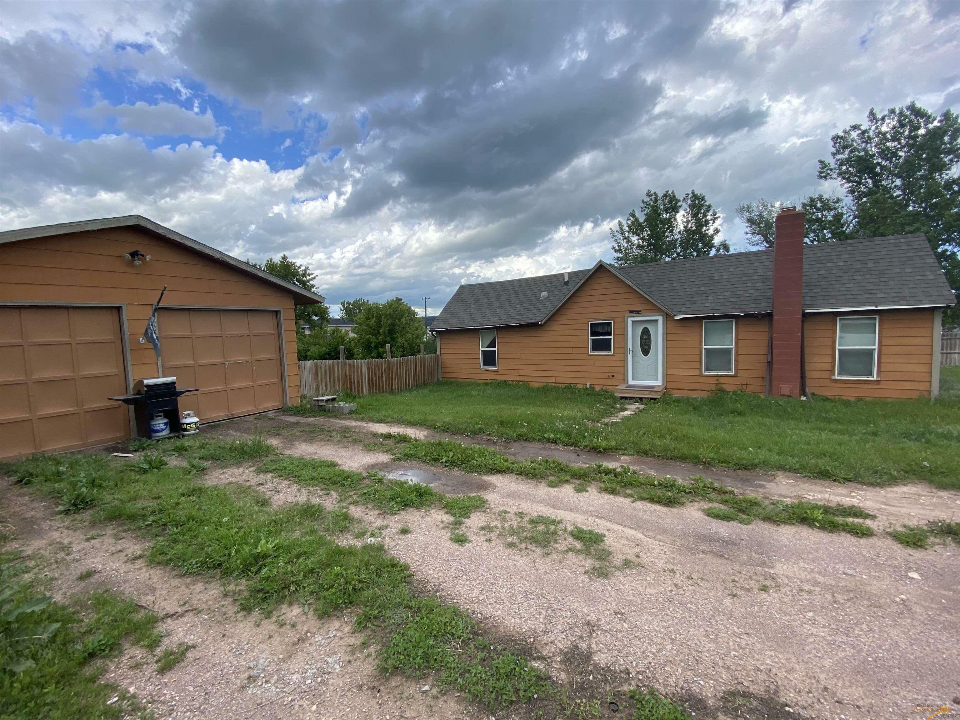 Property Photo:  206 Pine  SD 57769 