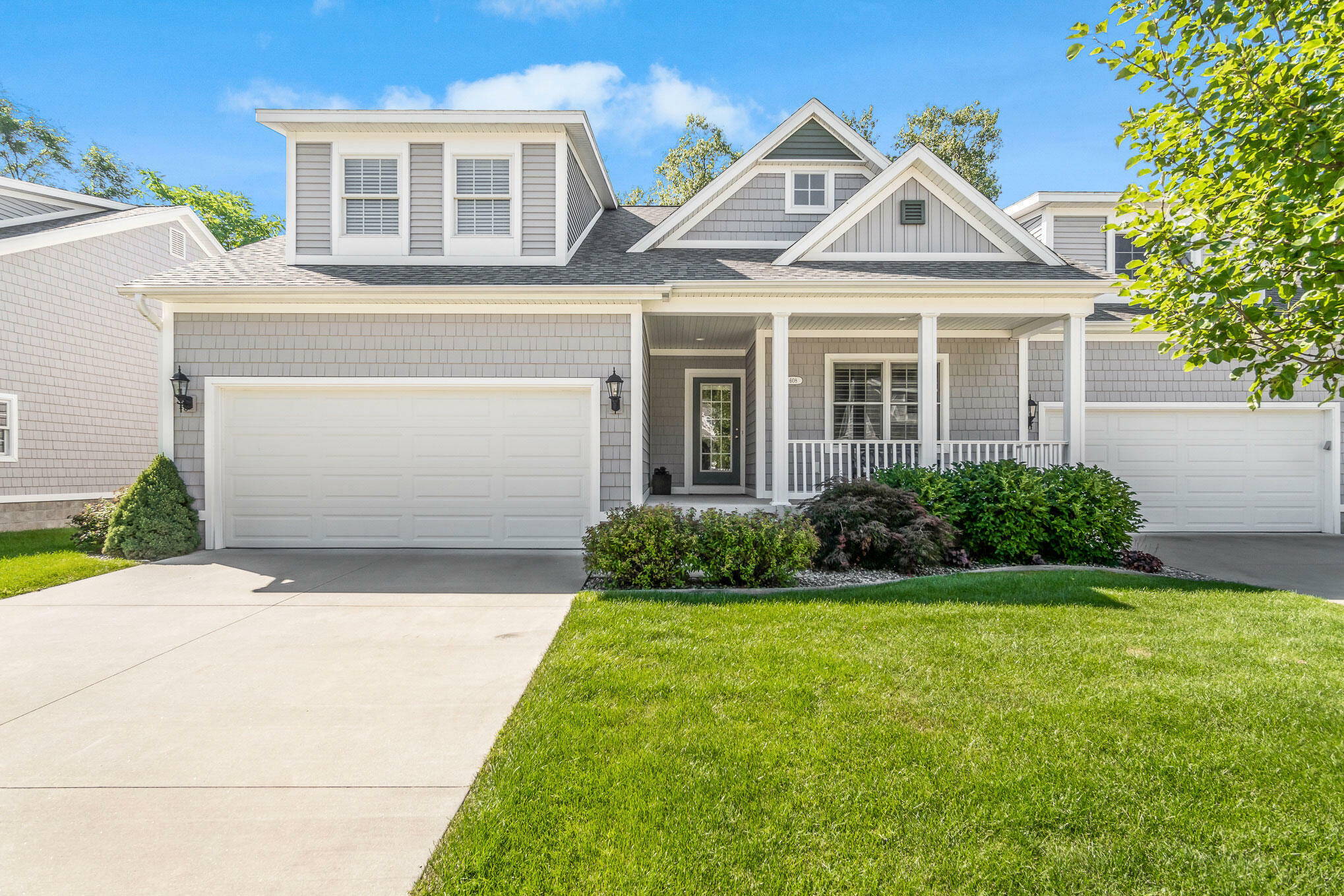 Property Photo: 608 Parkview Avenue MI 49456