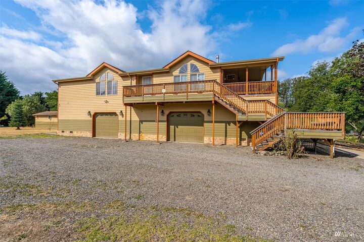 Property Photo:  211 Shoreline Drive  WA 98591 