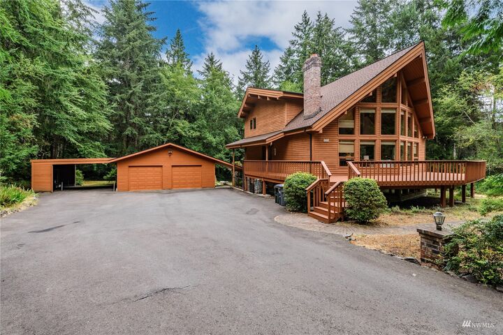 Property Photo:  835 Hyak Way  WA 98333 