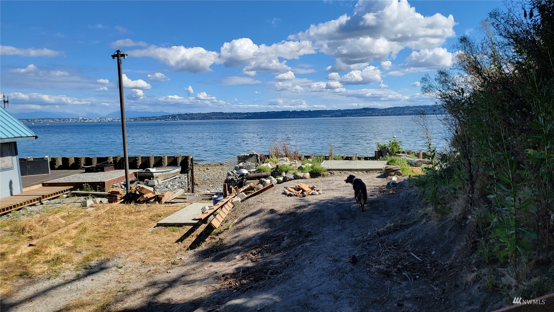 Property Photo:  1 S Pilchuck Avenue  WA 98206 