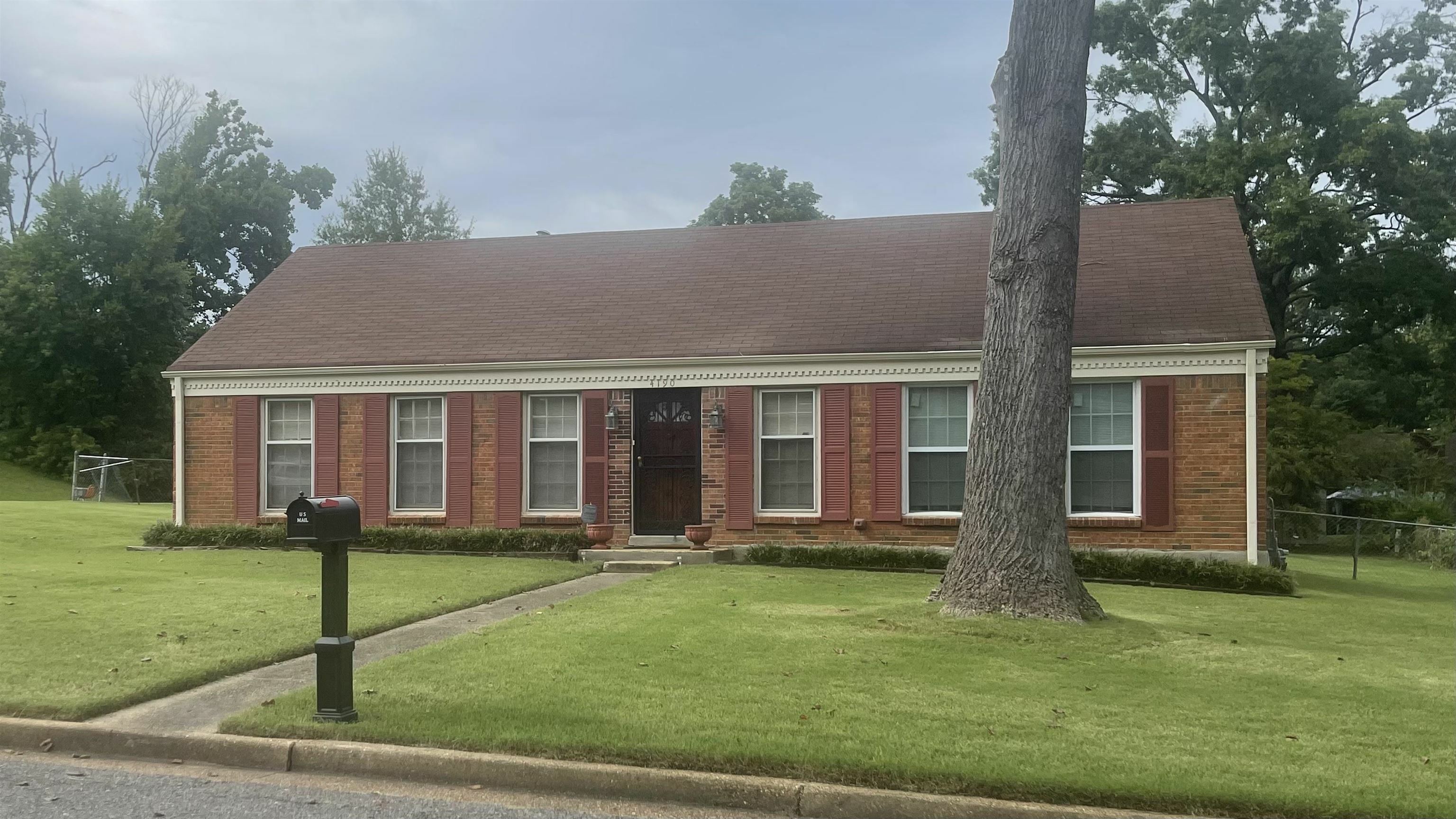 Property Photo:  4190 Oakcrest Ave  TN 38128 